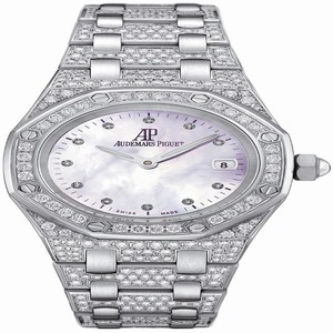 Audemars Piguet 67602BC.ZZ.1212BC.01 Royal Oak Ladies Quartz 18 kt White Gold case set with diamonds watch